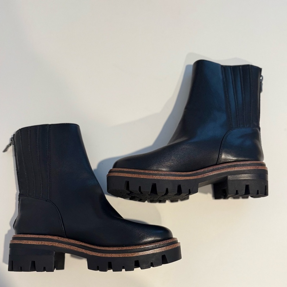 Korks Black Leather Boots - Practically brand new